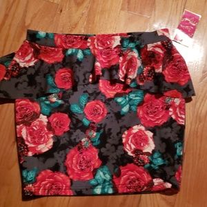 Nwt Candies size medium peplum skirt